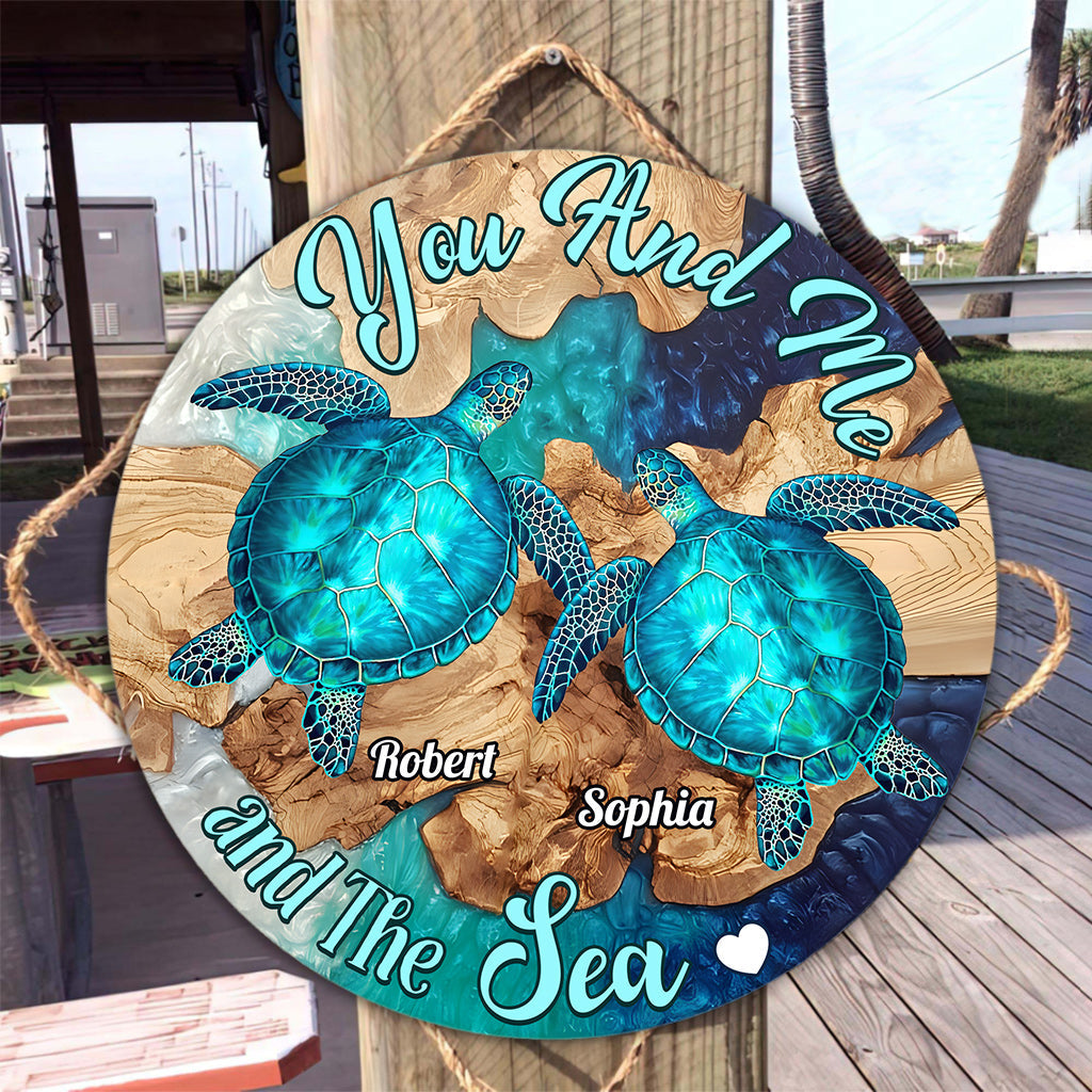 Toi, moi et la mer - Panneau rond en bois personnalisé avec une tortue