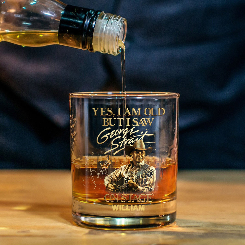 Oui, je suis vieux, mais j'ai vu… sur scène - Verre à whisky personnalisé « Roi de la Country »