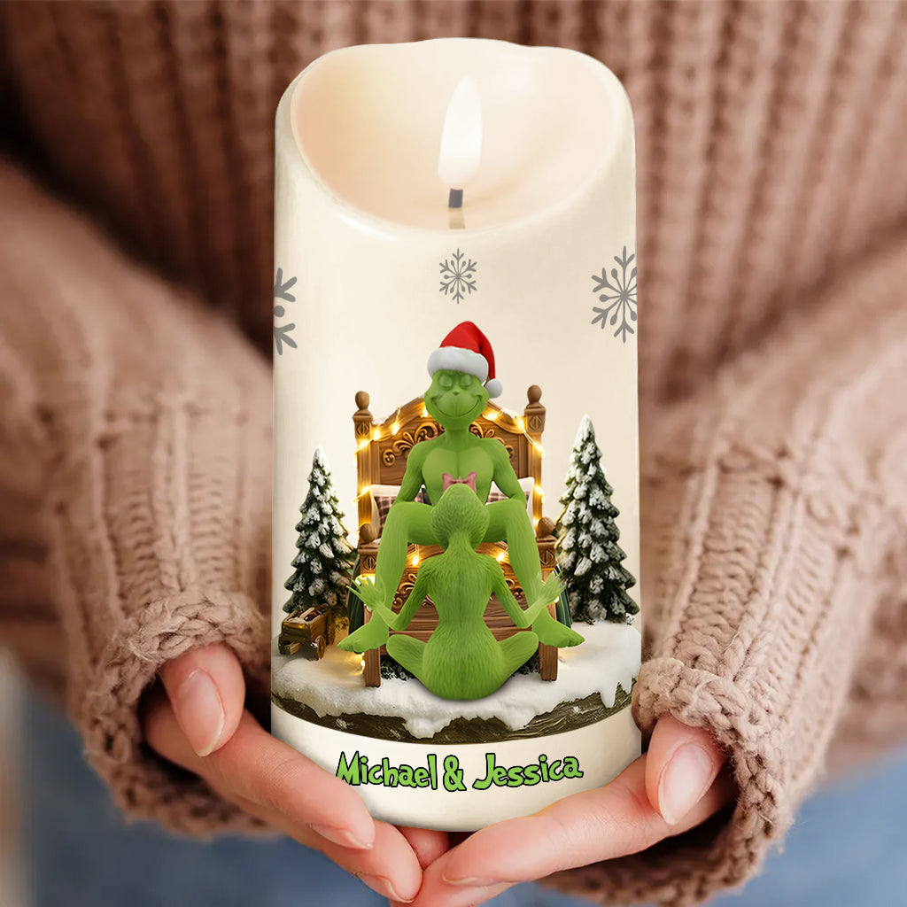 Noël en couple - Cadeau Grinchmas - Étole de Noël personnalisée avec bougie sans flamme