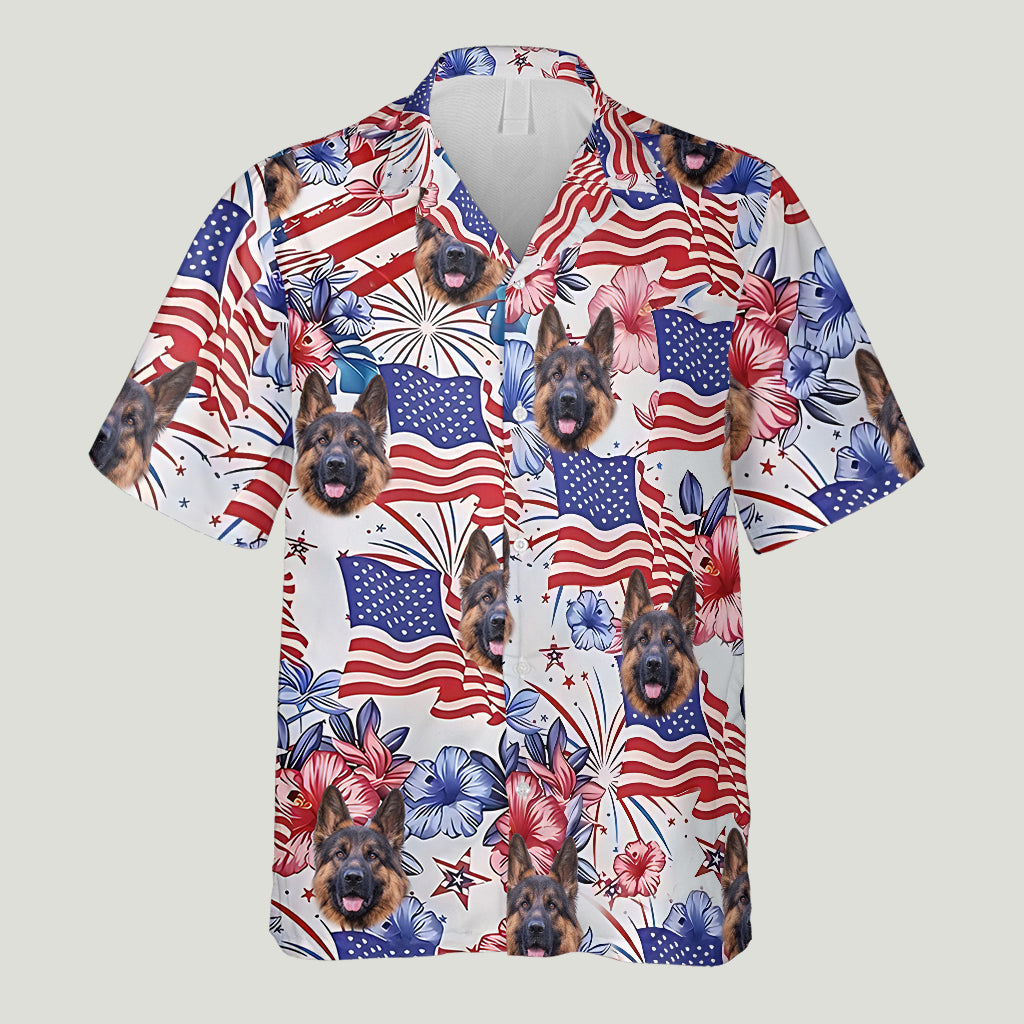 Chemise hawaïenne personnalisée pour chien et short pour homme « Chien patriotique » - Modèles patriotiques