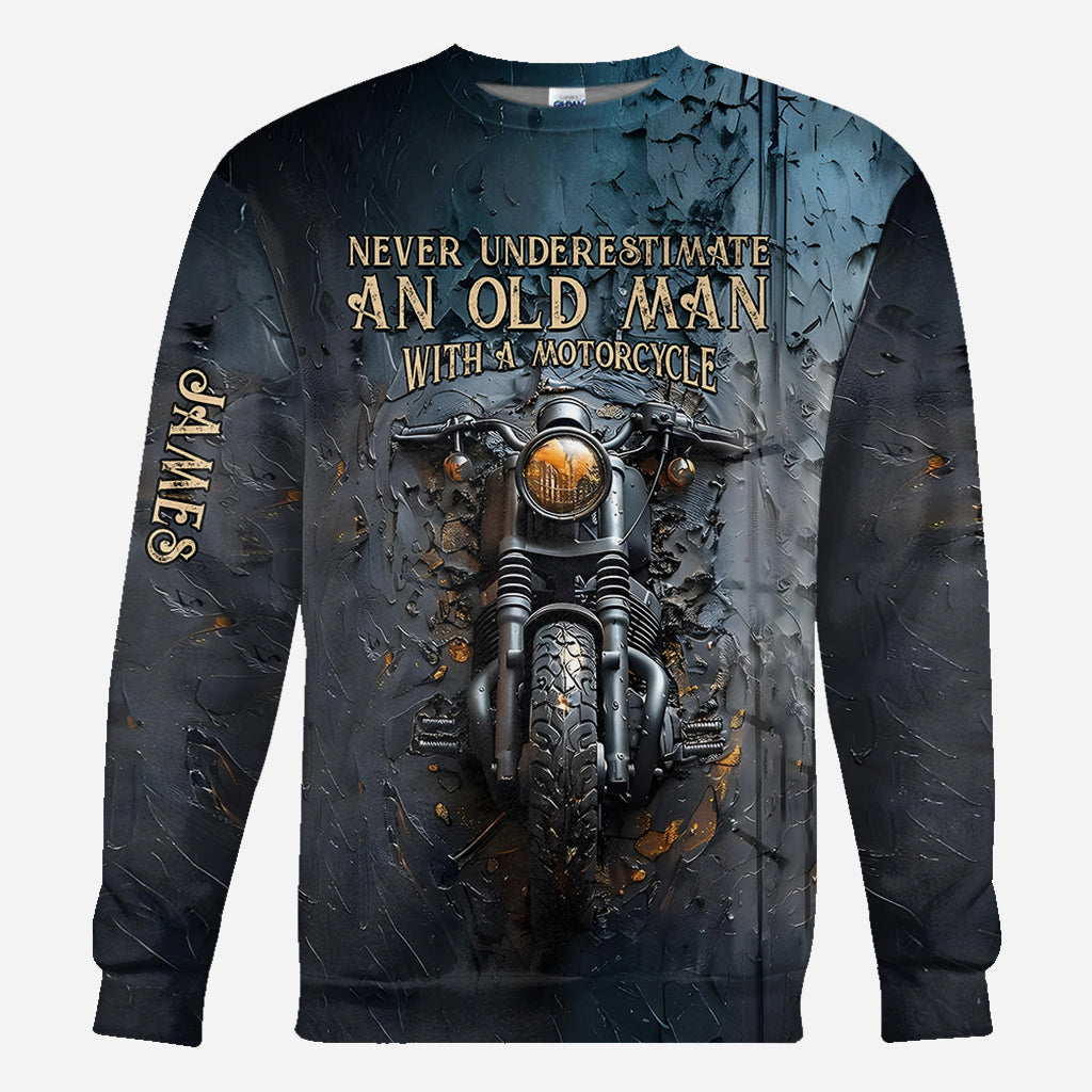 Ne sous-estimez jamais un vieux motard ! – T-shirt motard personnalisé